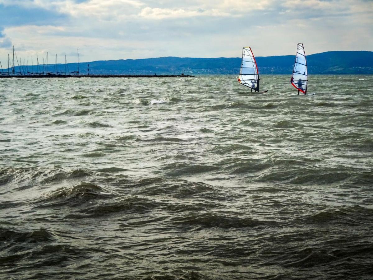 Komfort Home Bursport Bt. Haz Balatonfenyves Eksteriør billede