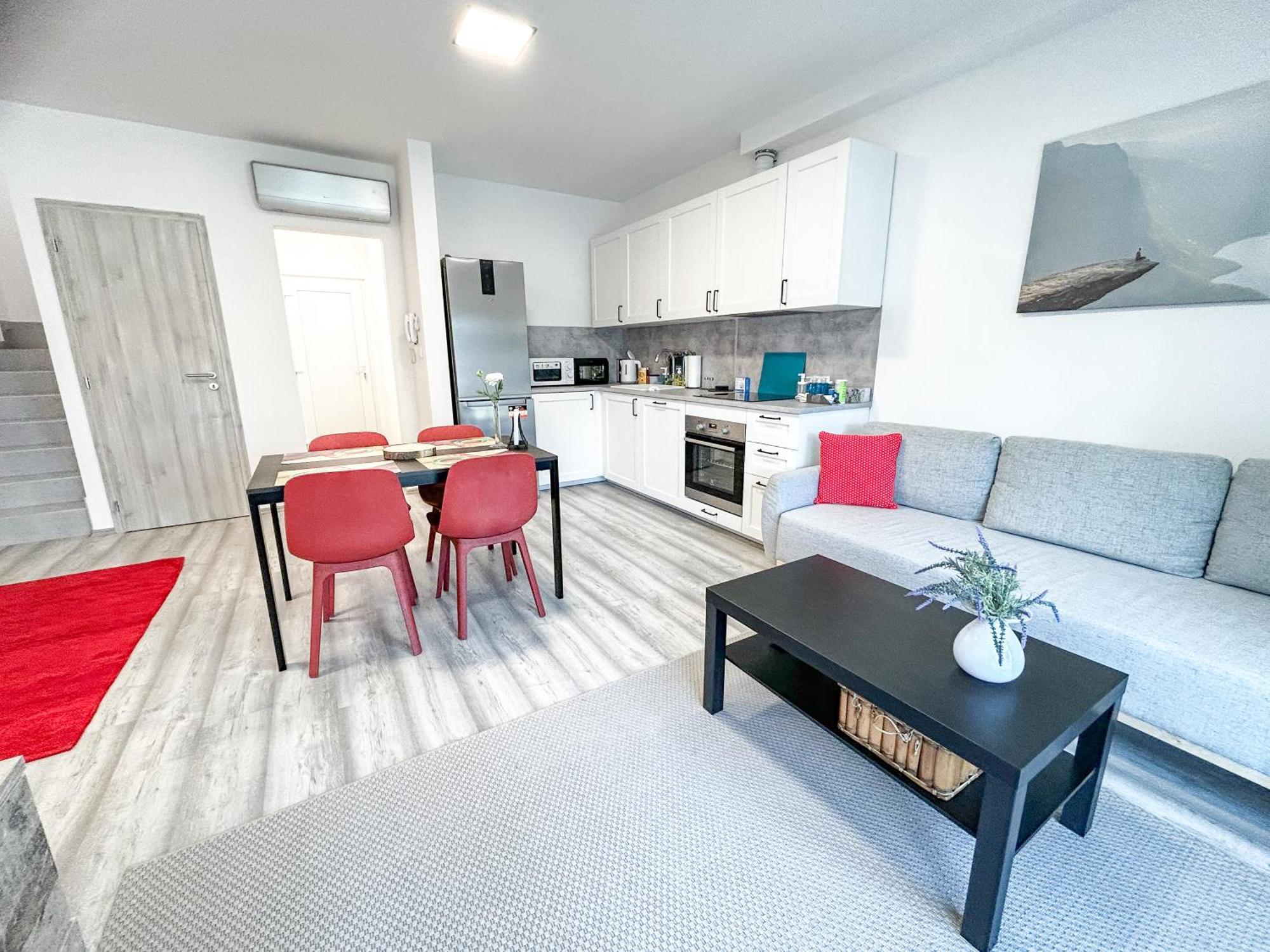 Komfort Home Bursport Bt. Haz Balatonfenyves Eksteriør billede